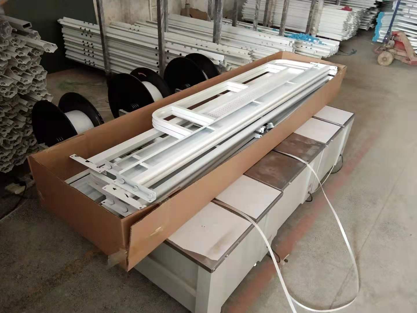 廠區(qū)堆滿鐵床怎么辦？