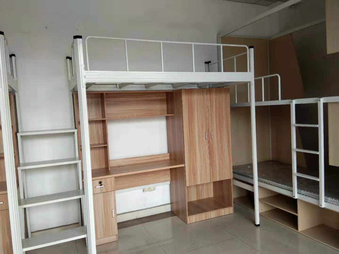 為什么要給上下鋪鐵床加上護(hù)欄？