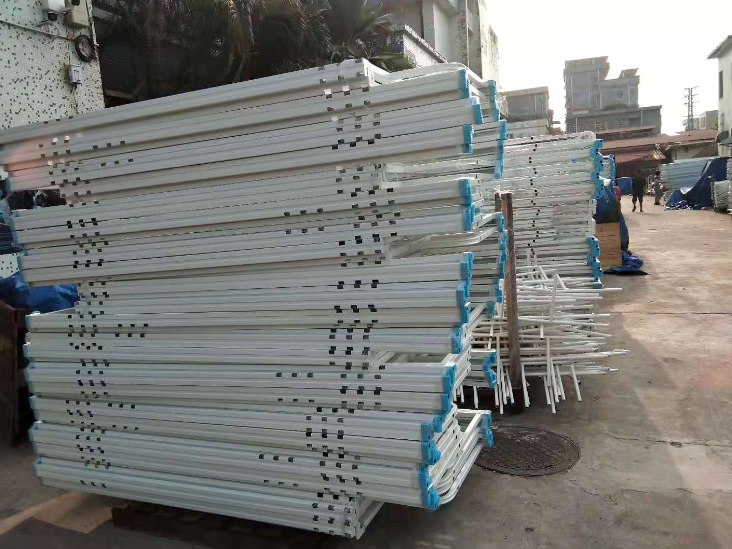 上下鋪鐵床用什么材料做的好？